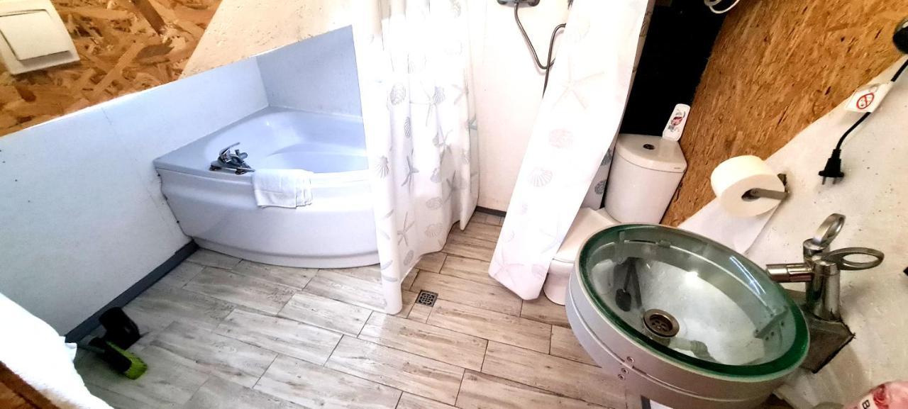 Sub Hel. Budzetowe Pokoje W Domu Z Basenem. Wokol Domu Tylko Natura. Balkon Zbyteczny. Екстериор снимка