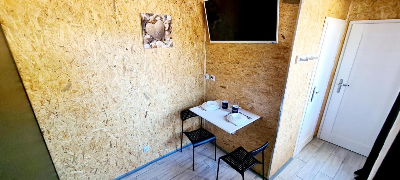 Sub Hel. Budzetowe Pokoje W Domu Z Basenem. Wokol Domu Tylko Natura. Balkon Zbyteczny. Екстериор снимка